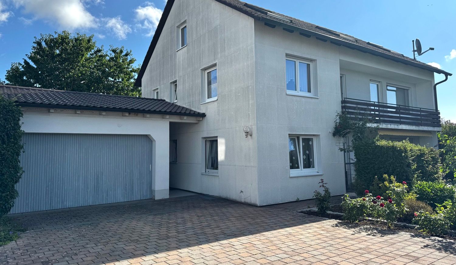 Vermietetes Zweifamilienhaus mit Garage und Garten in Riedlingen