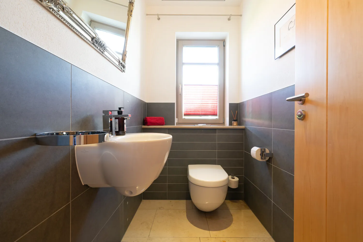 Modernes Gäste-WC