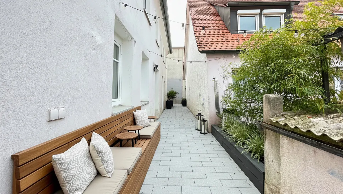 Eingangsbereich mit Modernisierungsbeispiel