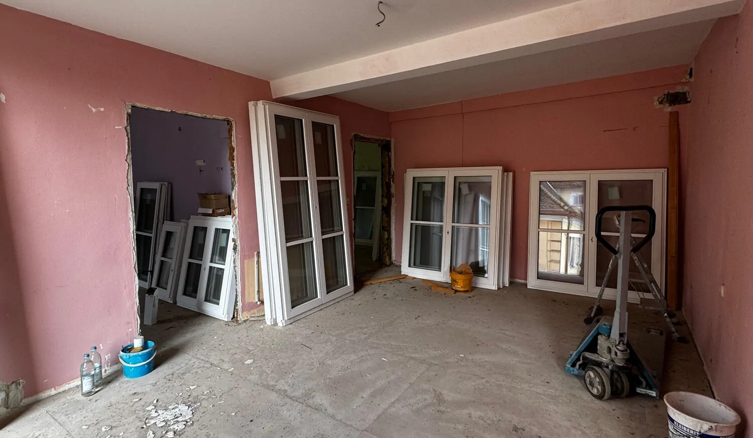 Kapitalanlage im Denkmal mit zehn möglichen Wohneinheiten in bester Lage von Oettingen!