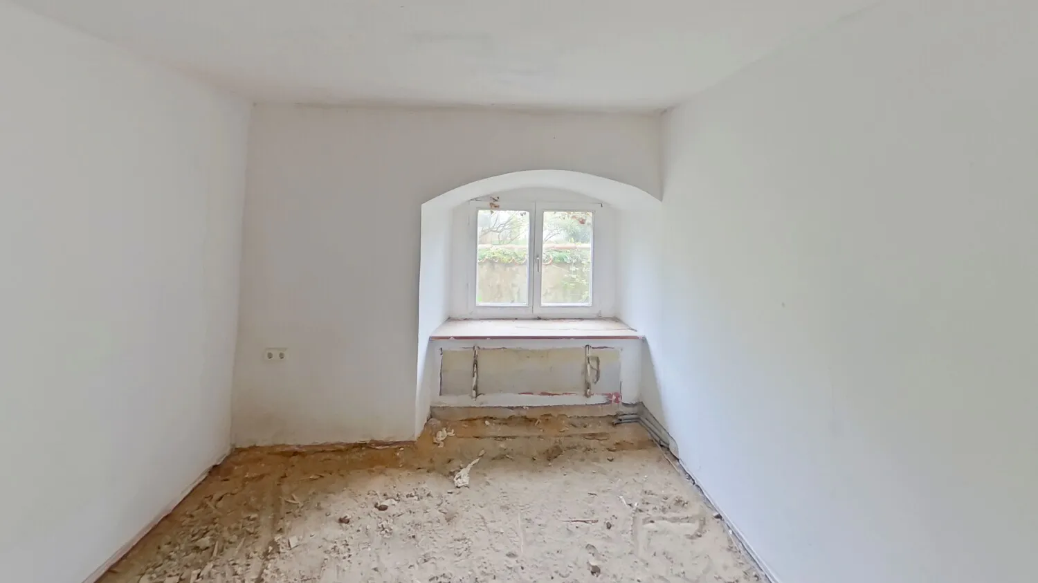 Kapitalanlage im Denkmal mit zehn möglichen Wohneinheiten in bester Lage von Oettingen!