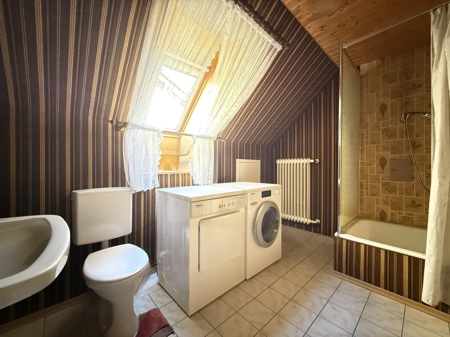 Badezimmer DG