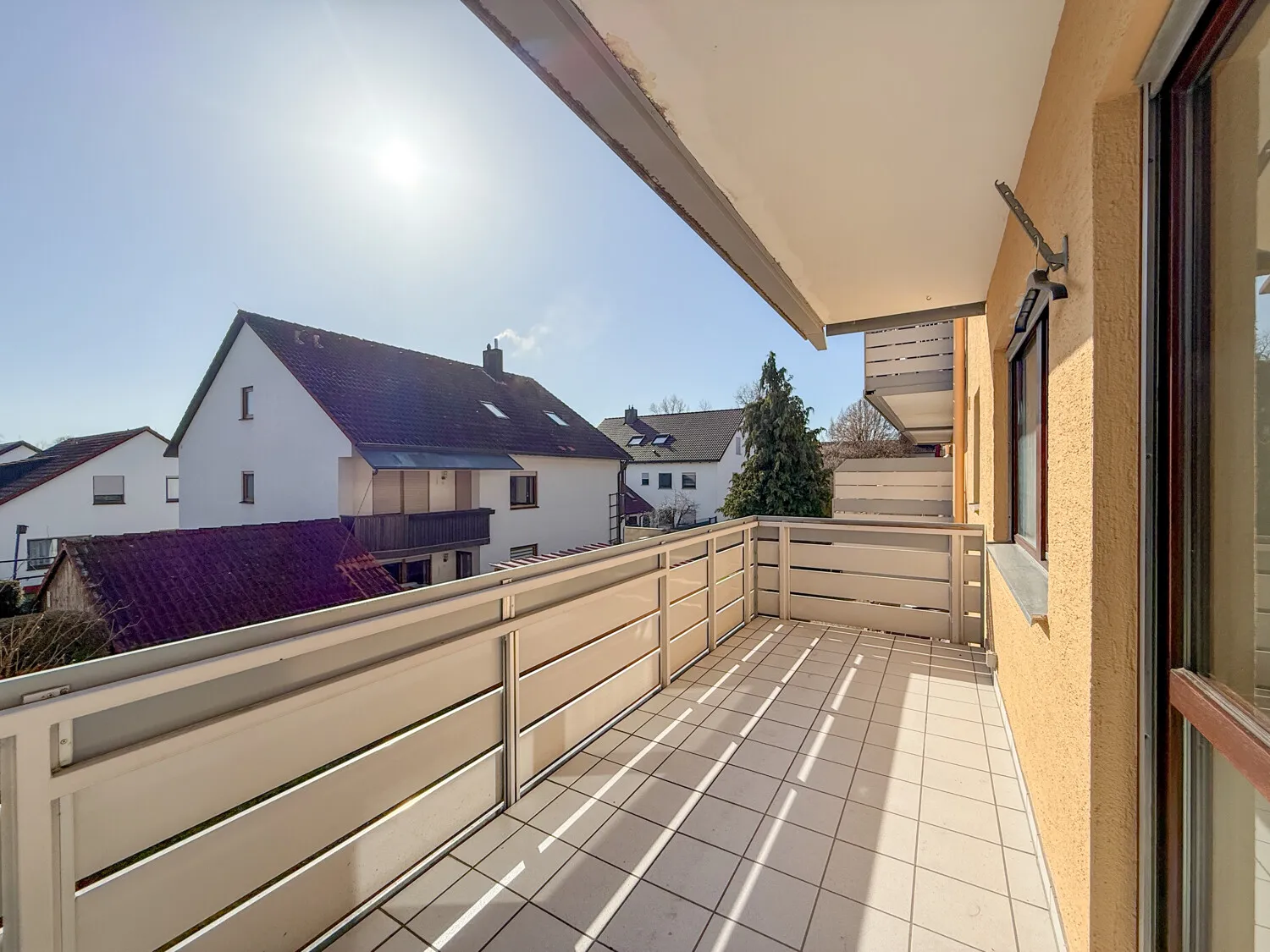 Balkon mit Süd-Ost-Ausrichtung
