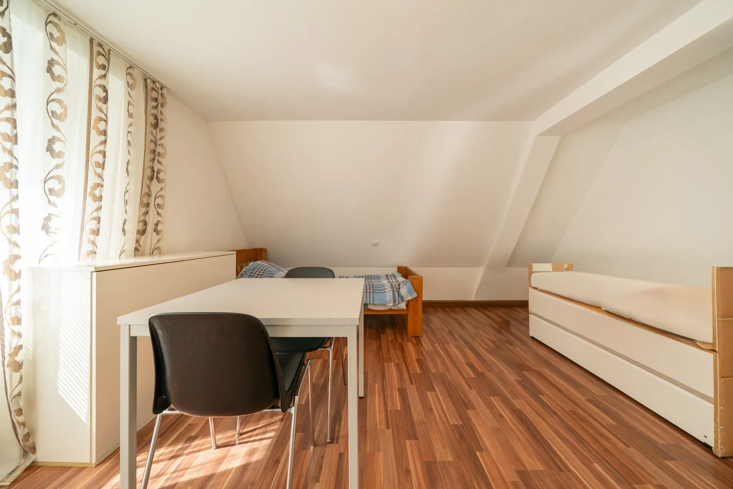 Zimmer 1 DG