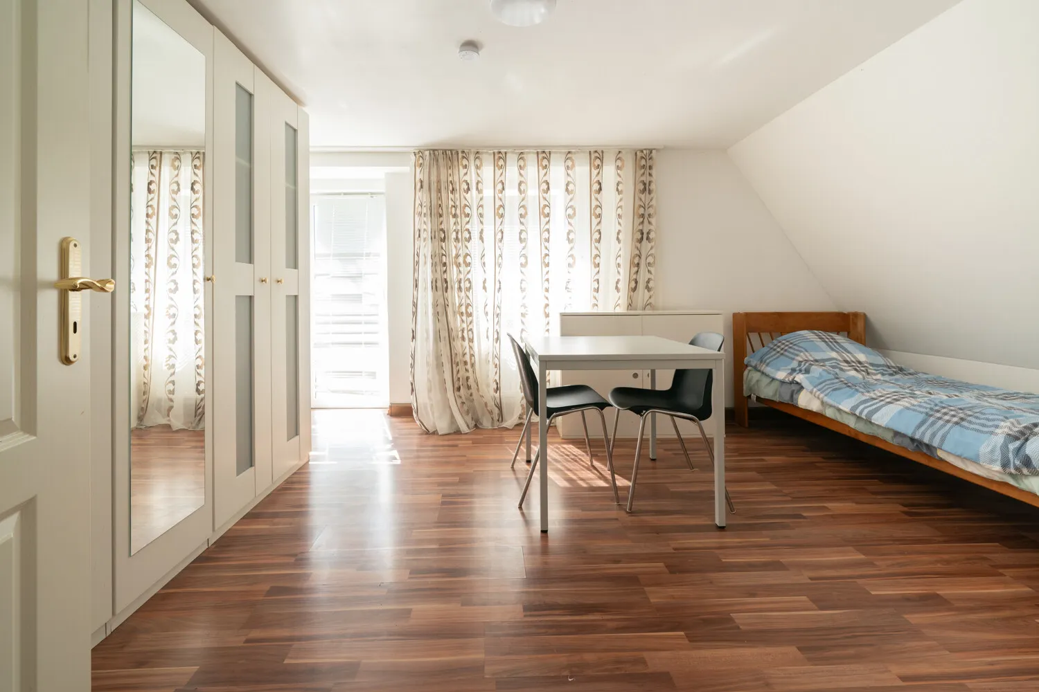 Zimmer 1 DG