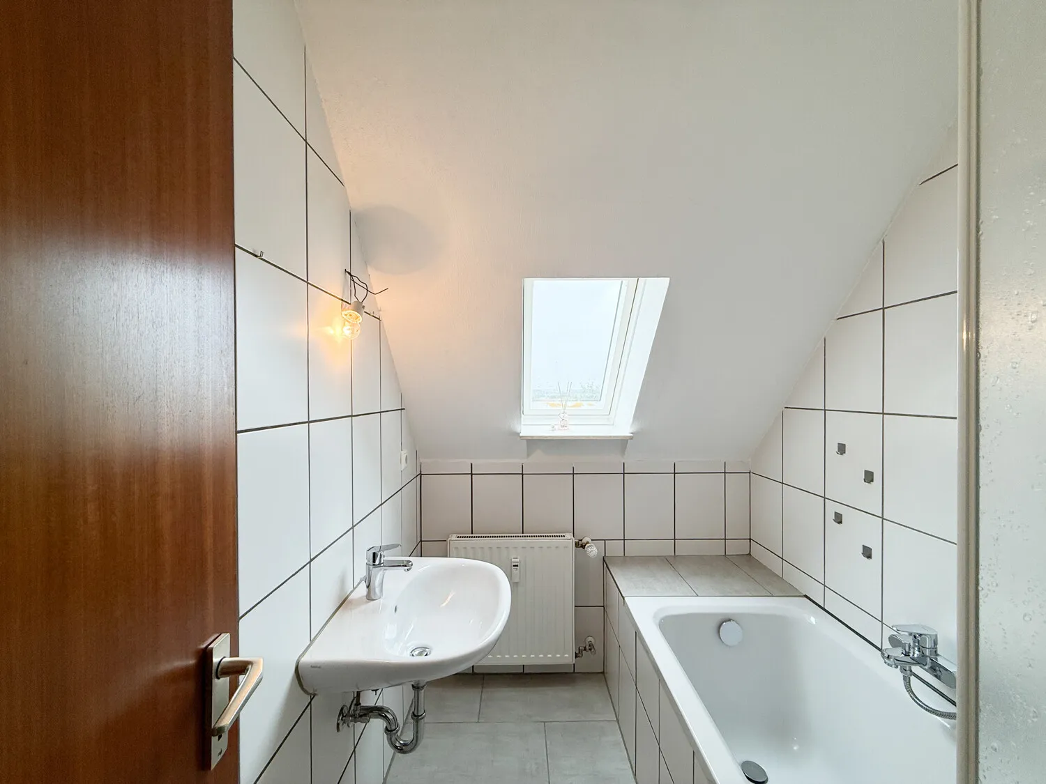 DG Bad mit Wanne