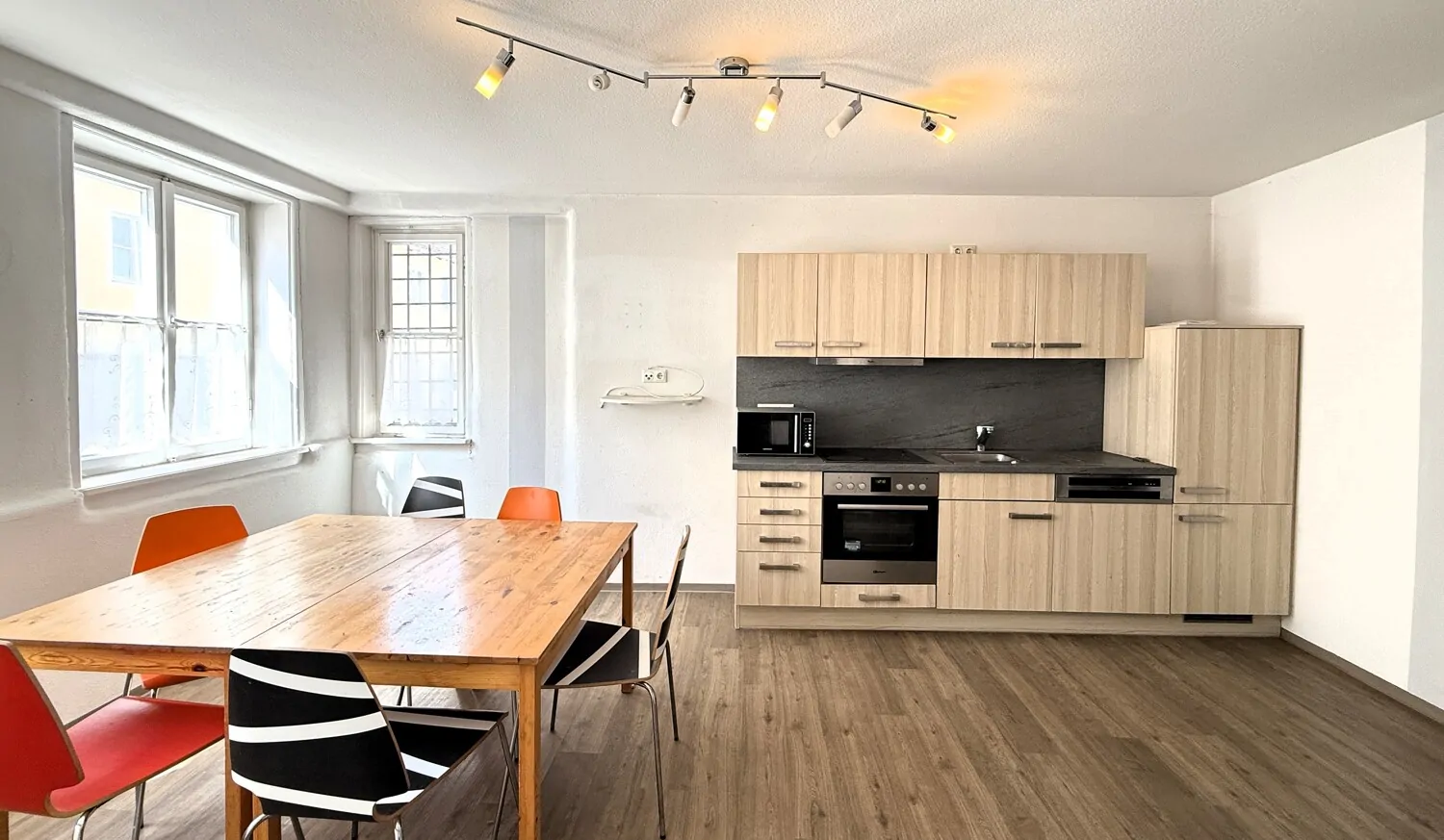 EG großzügige Wohnküche