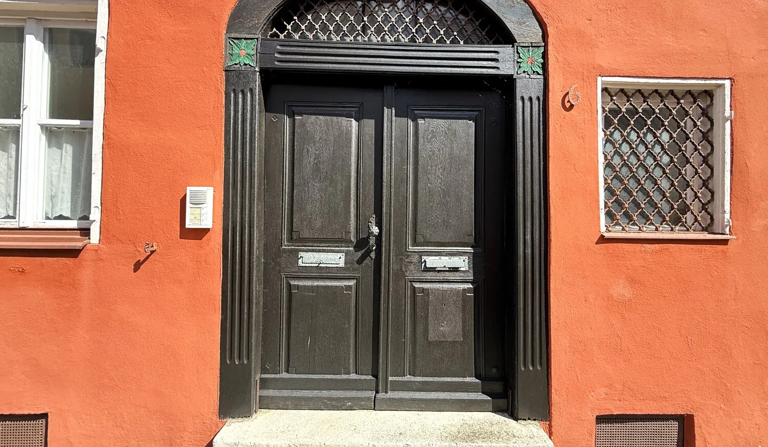 historische Eingangstür