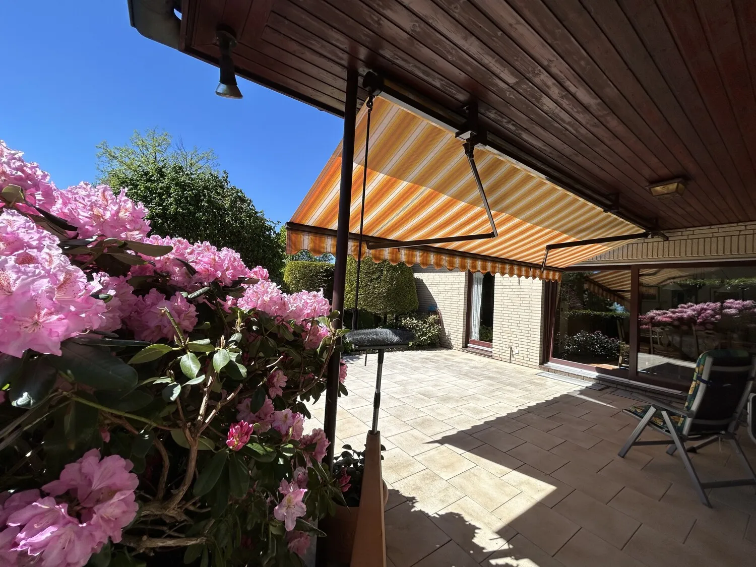 Terrasse Markise Blumen