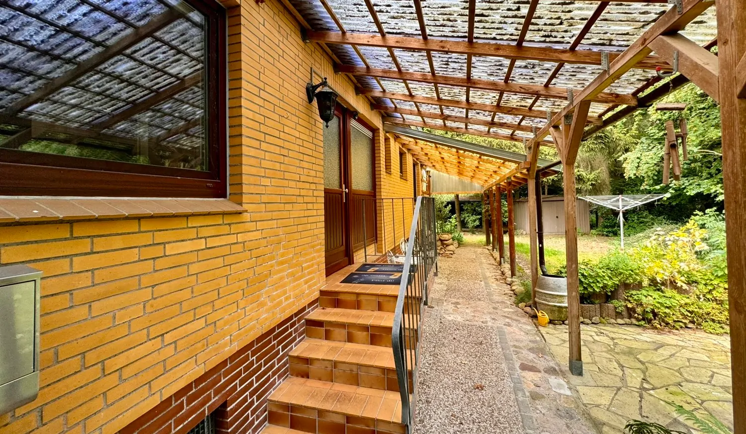 Eingangsbereich Außen