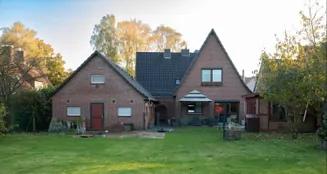 von_poll_real_estate_property_24240038_image_0