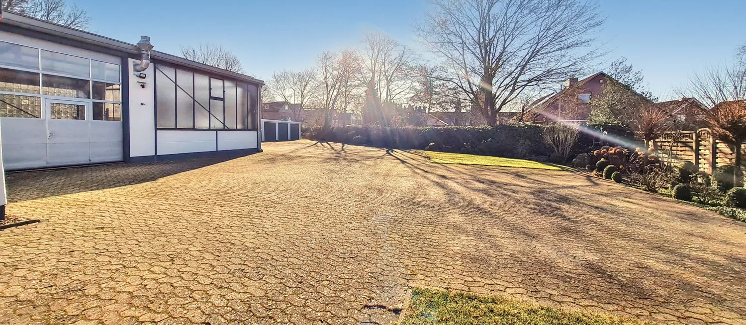 Gelände / Parkplätze