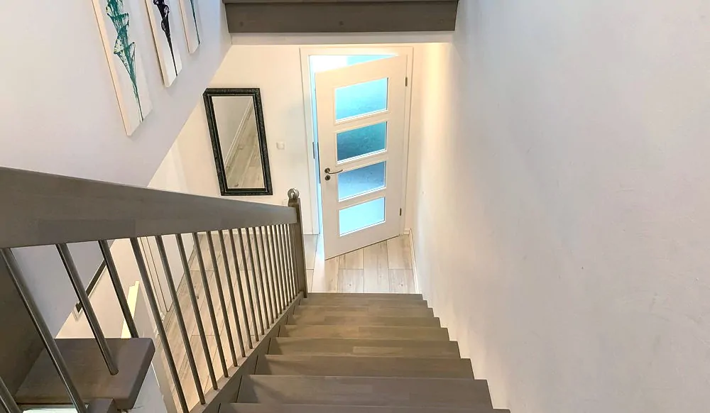 Treppe ins Obergeschoss