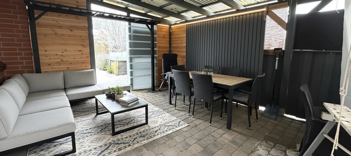 KI-Homestaging Überdachte Terrasse
