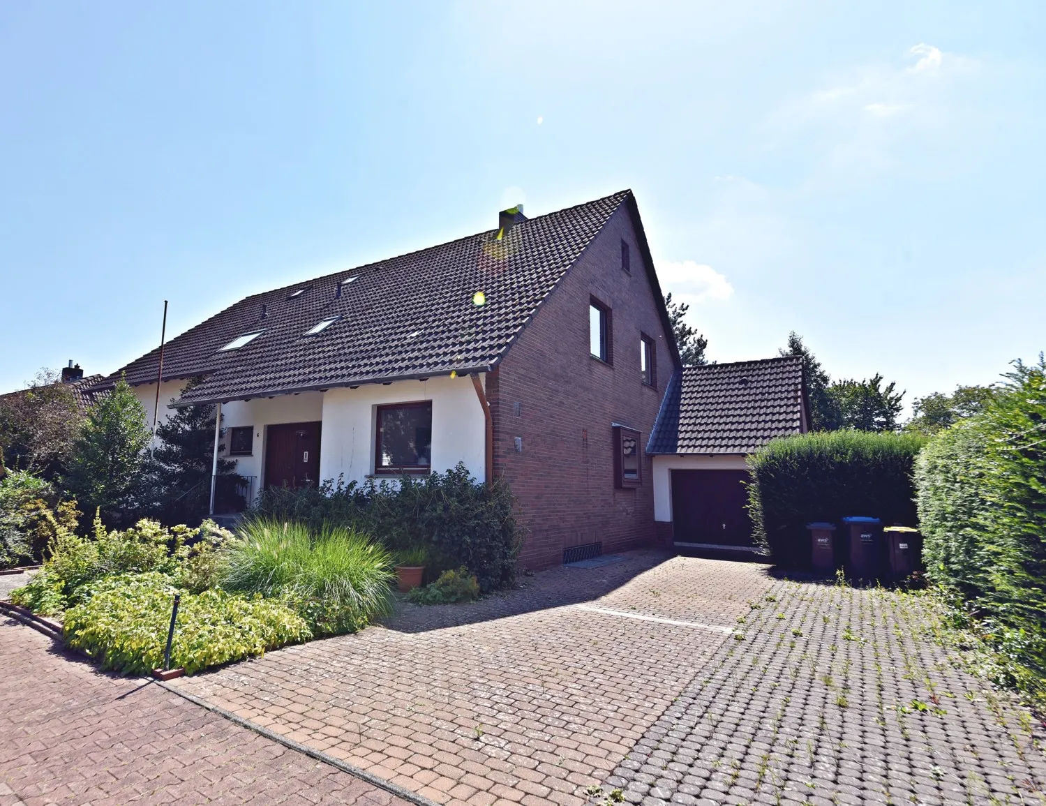 Single/two-family house in a popular location