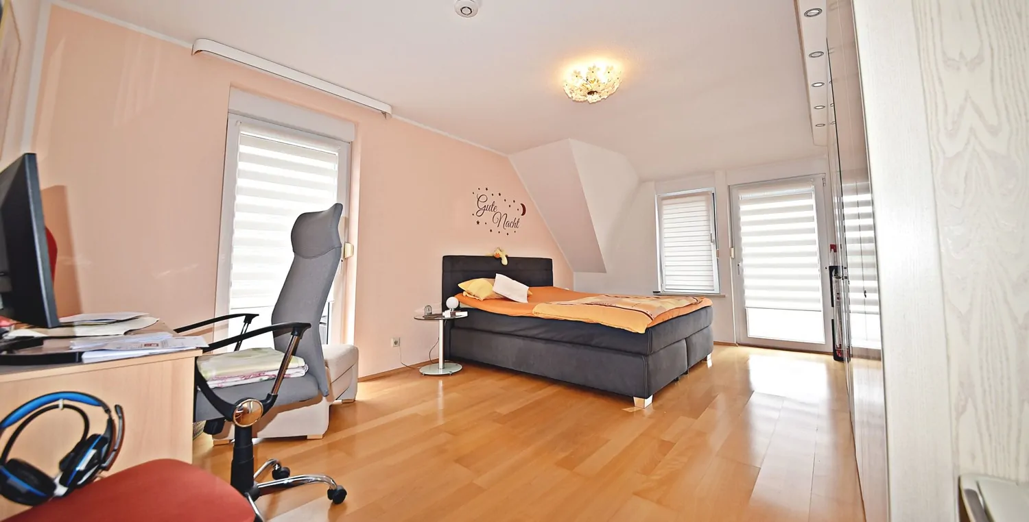 Schlafzimmer OG (2)