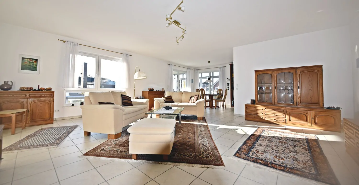 Wohn- und Essbereich (1)