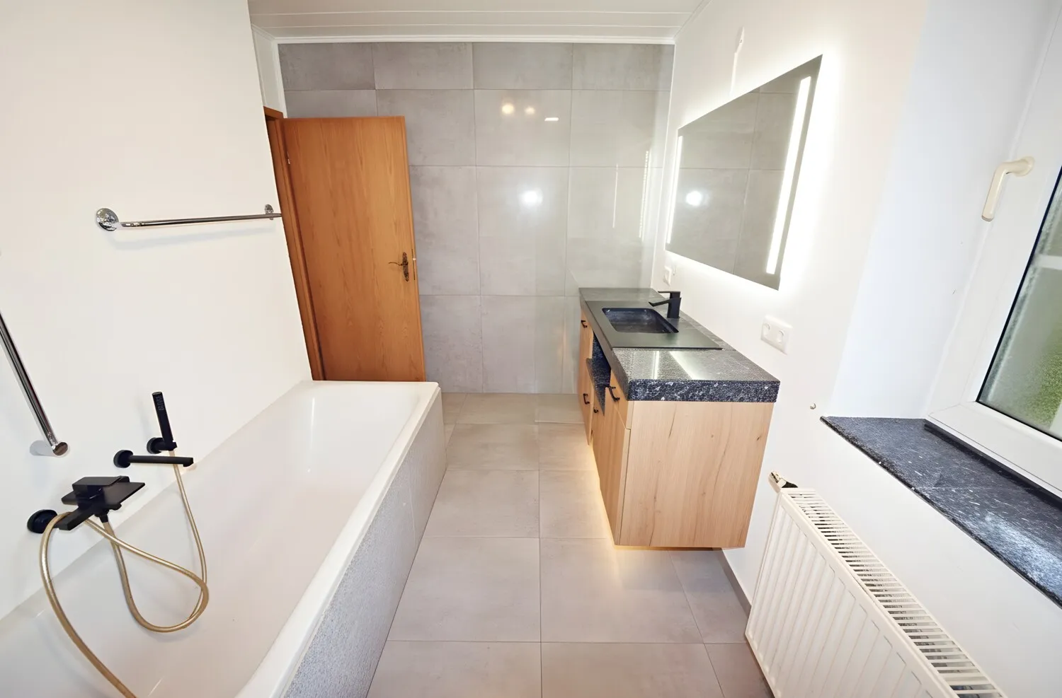 Badezimmer EG