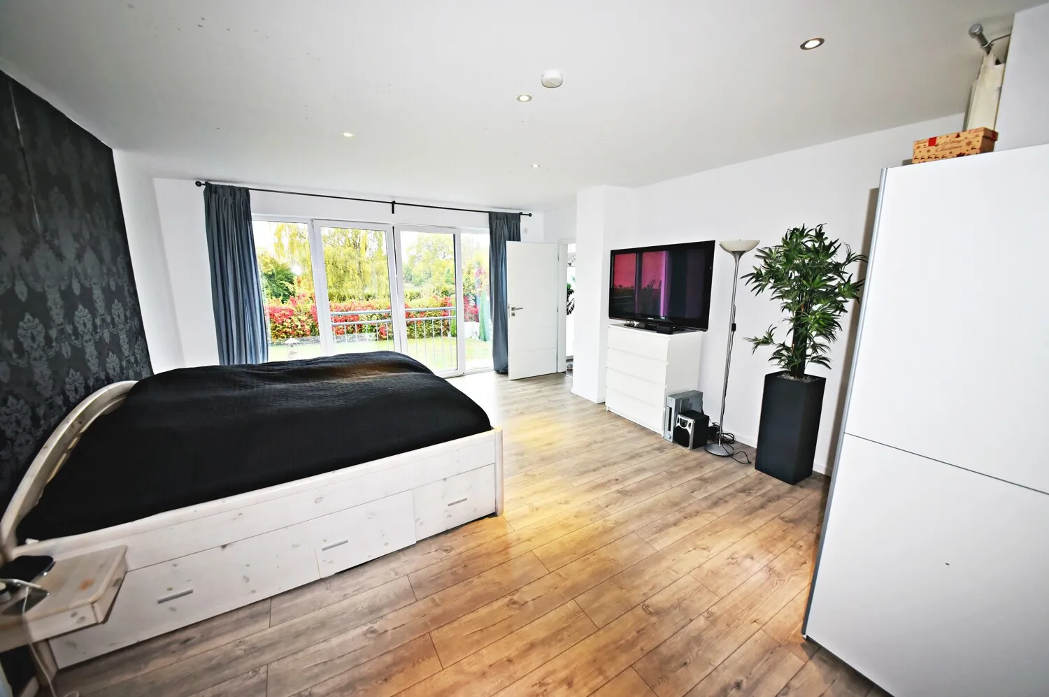 Schlafzimmer mit Bad en suite