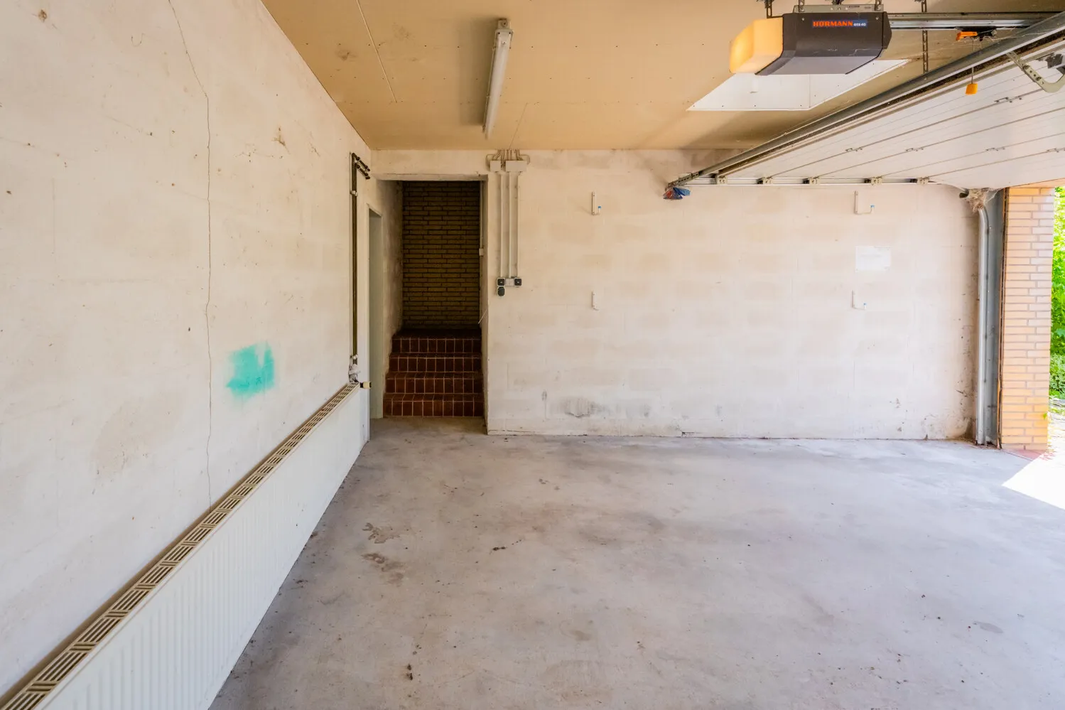 Doppelgarage mit Werkstatt