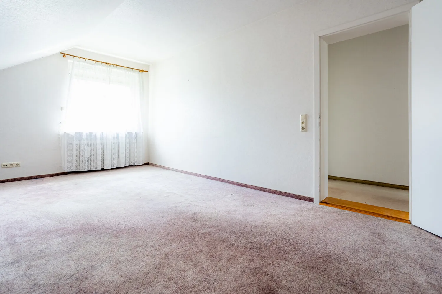 Zimmer 2 OG