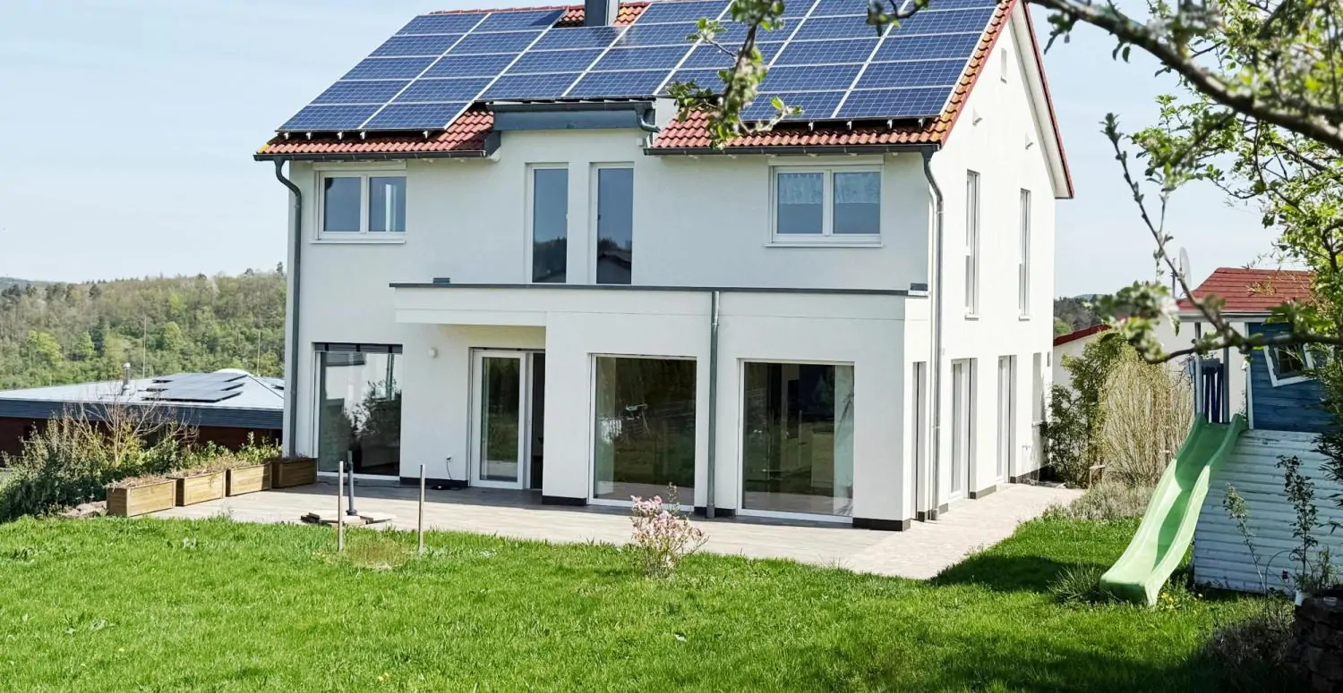 Hausansicht vom Garten