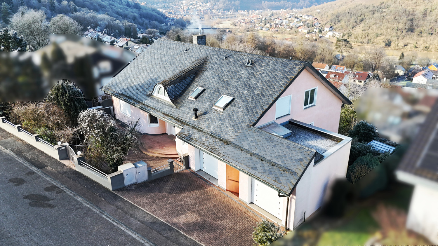 Hausansicht von der Straße