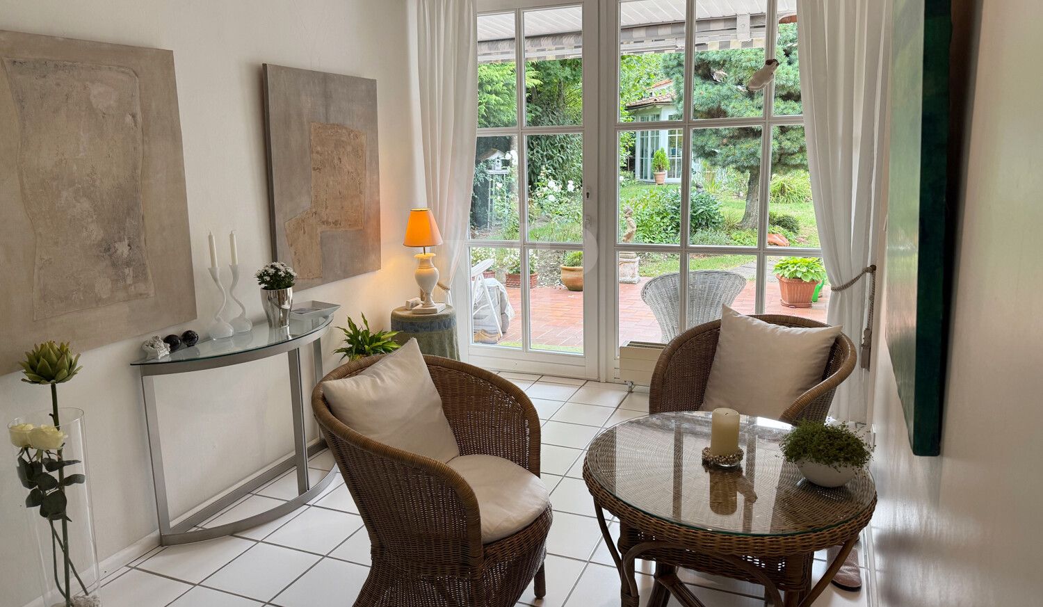 Ansicht Essbereich mit Blick in den Garten