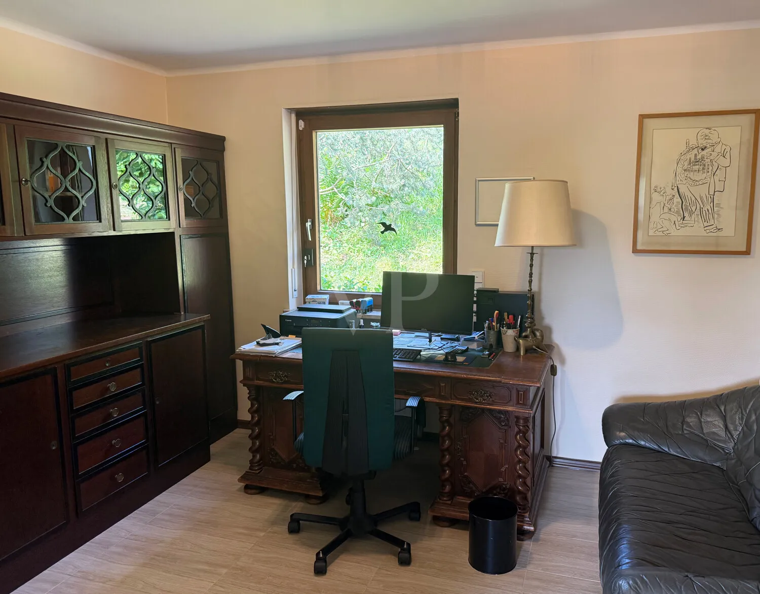 Büro EG