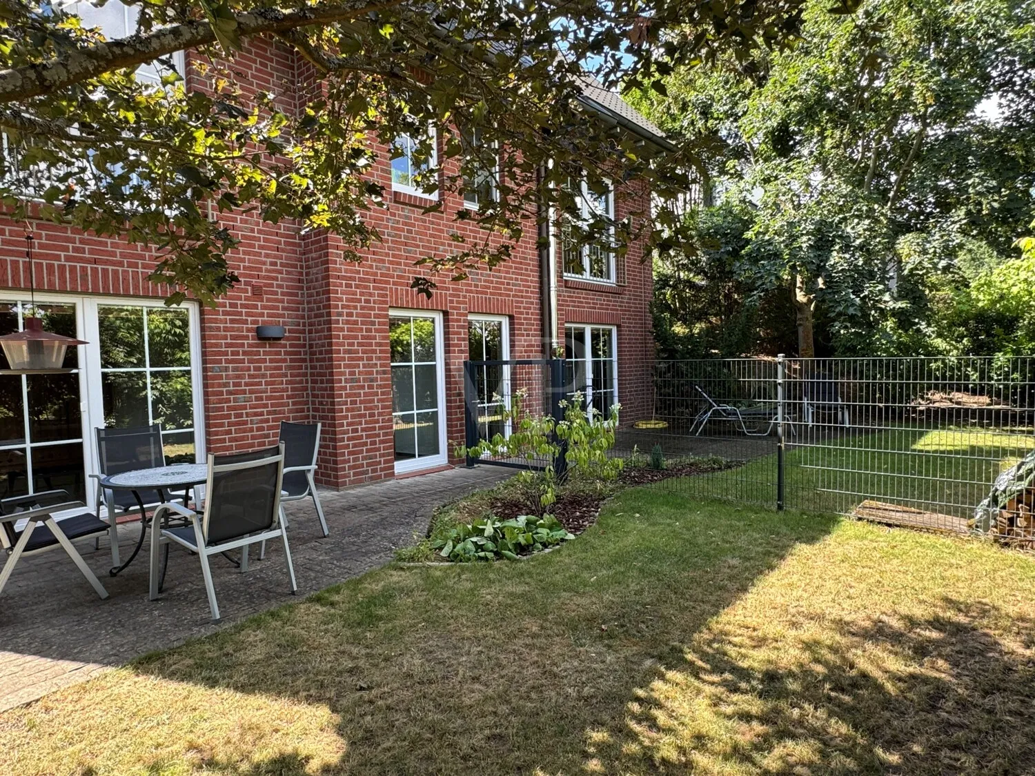 Terrasse und Garten