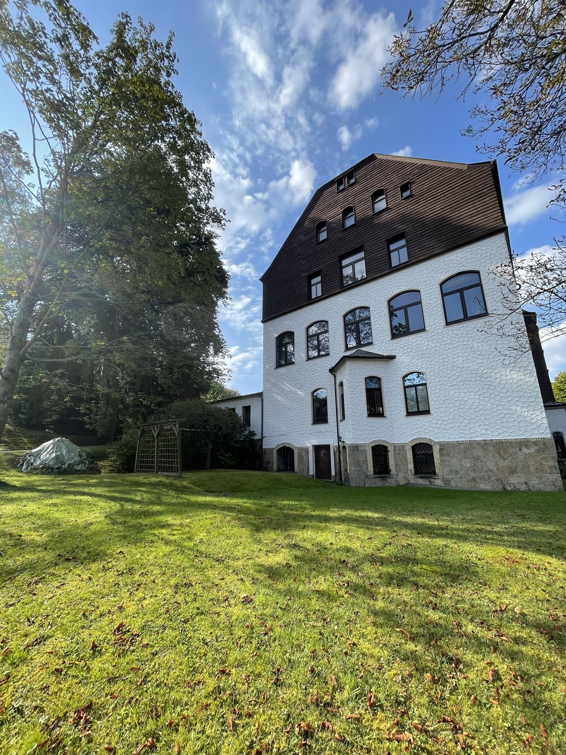 Garten und Giebelseite