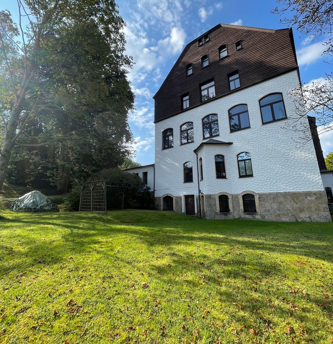 Garten und Giebelseite
