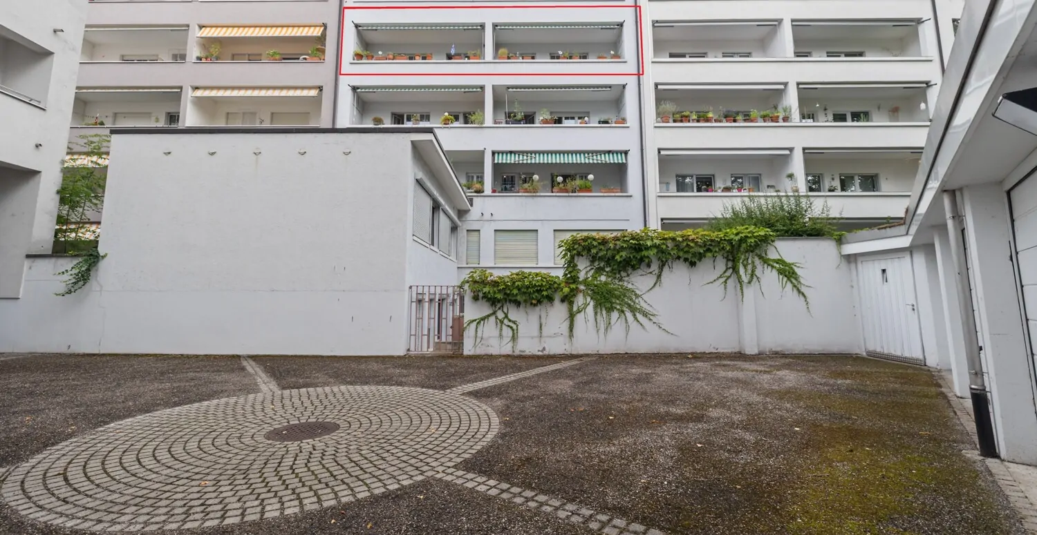 Neue Umrandung Etage hinten