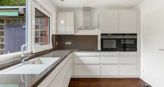 von_poll_real_estate_property_24053100.2_image_4