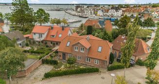 von_poll_real_estate_property_25053127_image_1