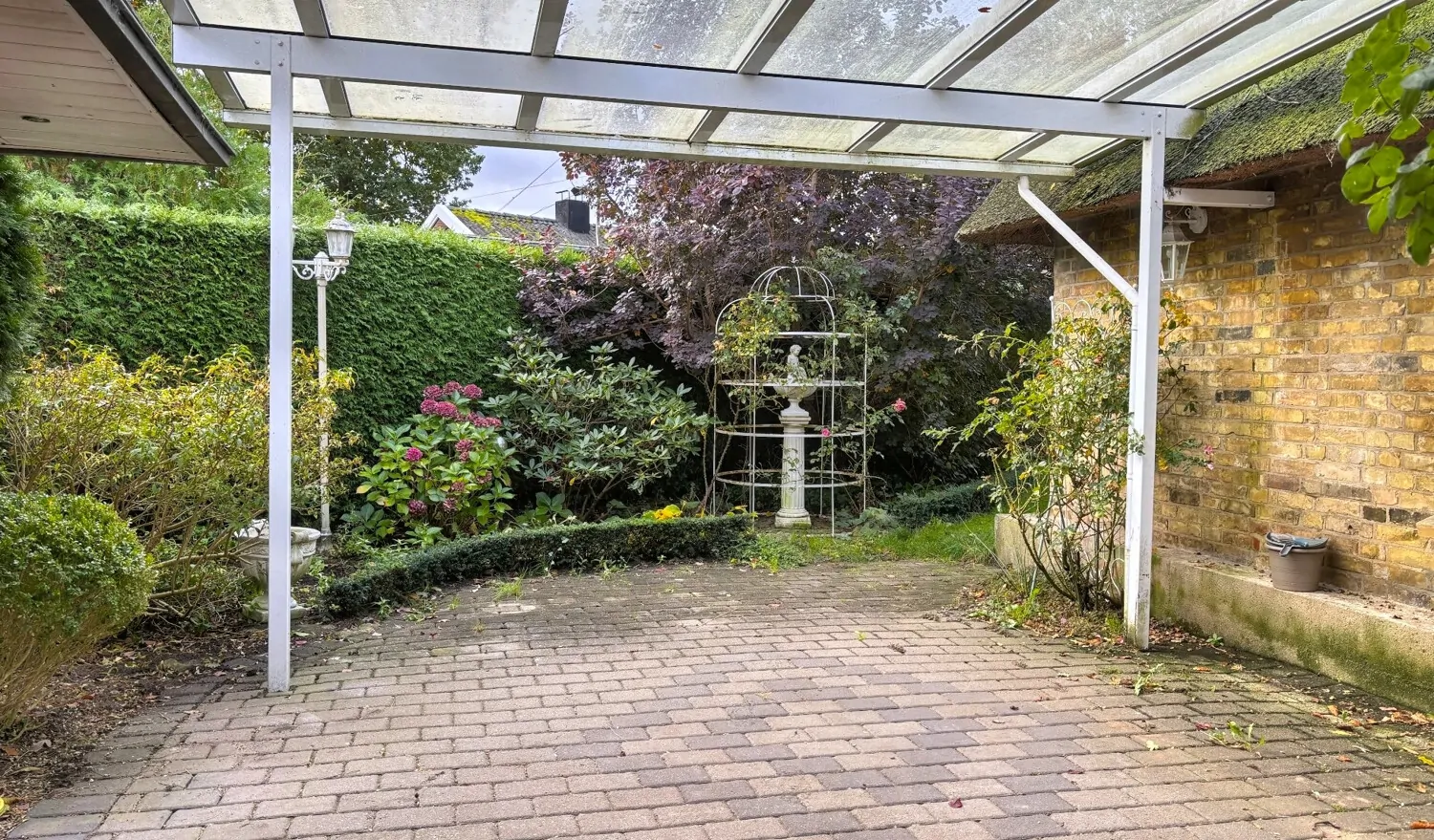 Süd-Ost-Terrasse Haupthaus