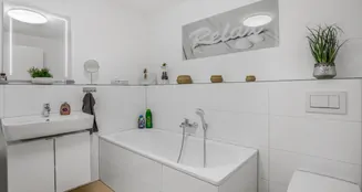 von_poll_real_estate_property_25053172_image_4