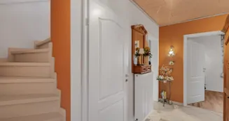 von_poll_real_estate_property_25053174_image_2