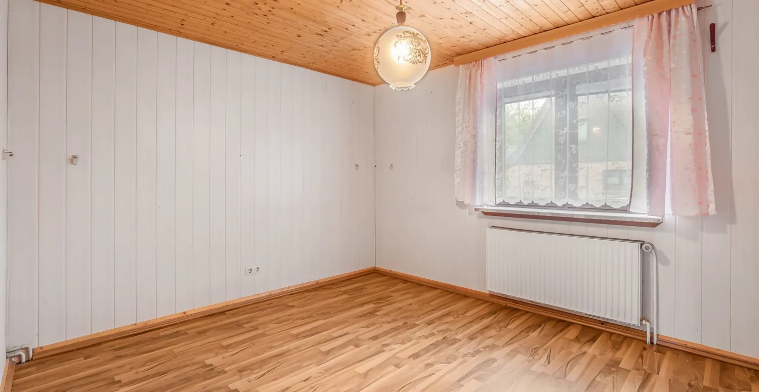 Arbeits- / Schlafzimmer / EG