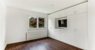 von_poll_real_estate_property_24053100.3_image_1