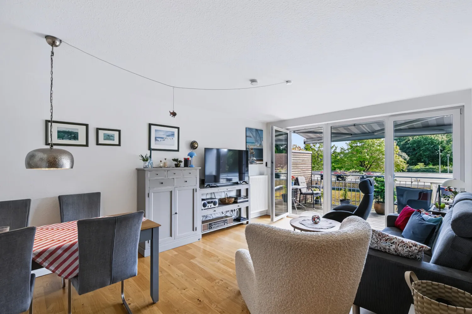 Wohn- und Esszimmer