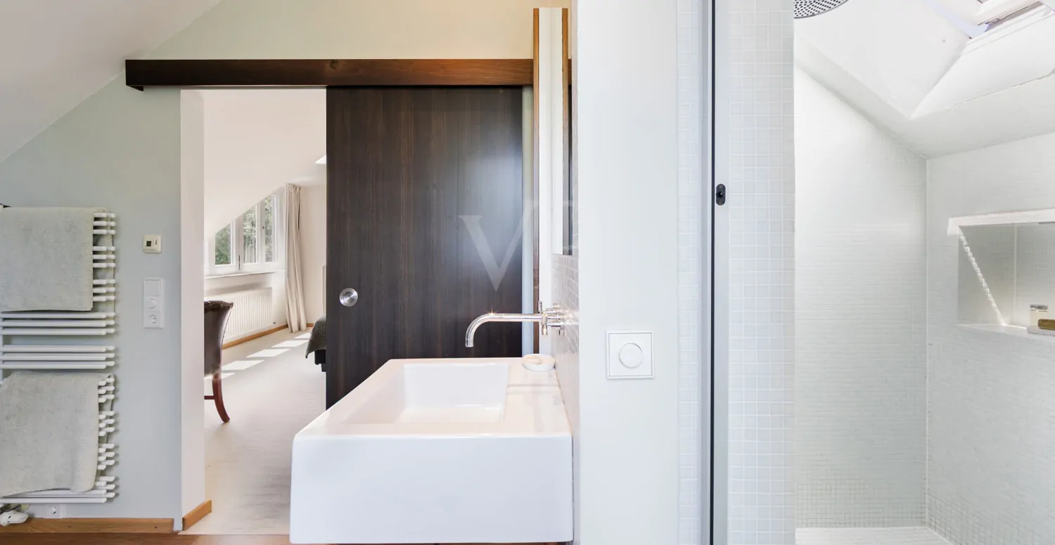 En Suite Badezimmer DG