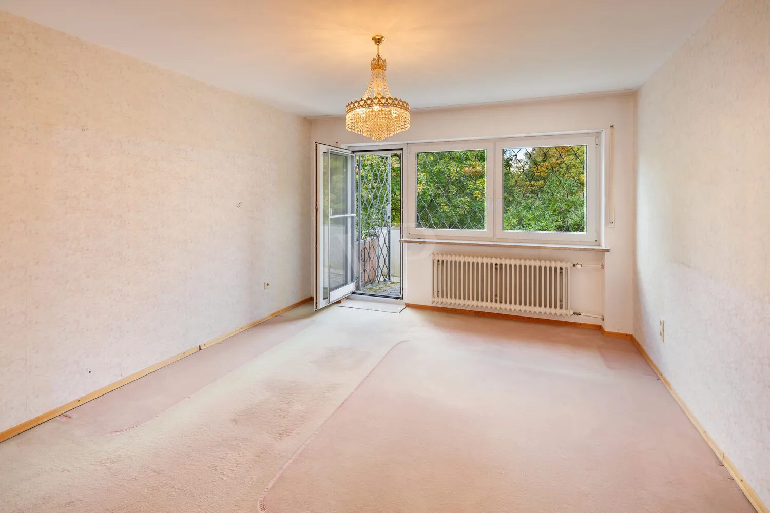 Schlafzimmer mit Balkon