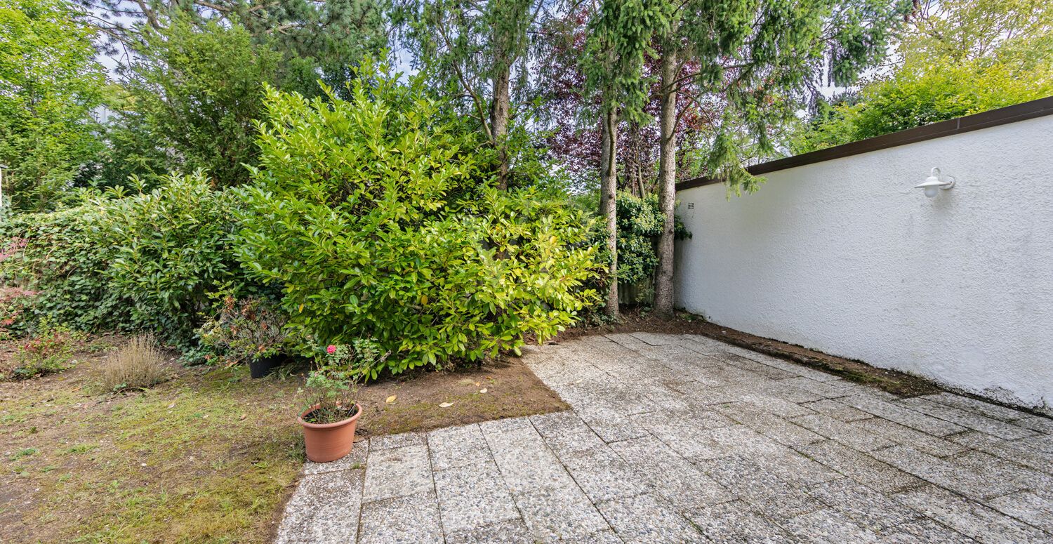 Terrasse mit Garten