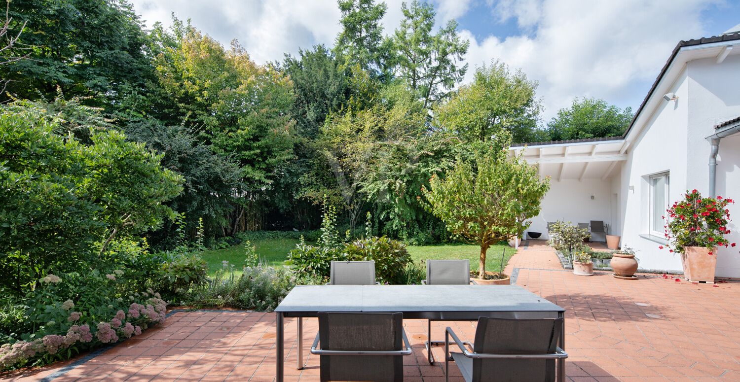 Terrasse mit Garten