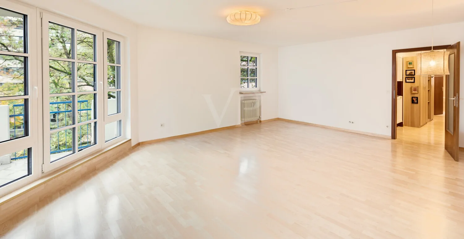 Wohnzimmer mit Flursituation