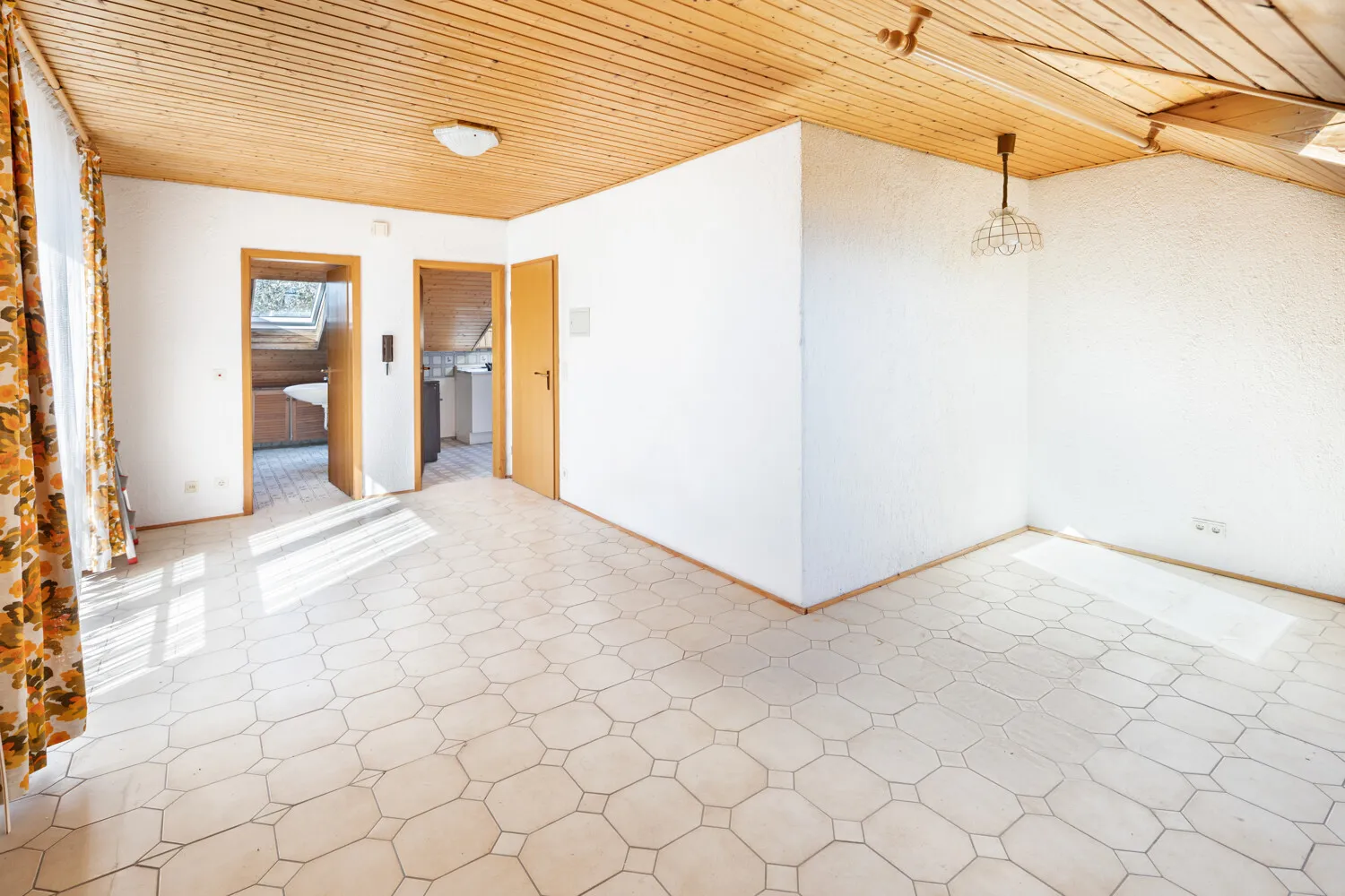 Schlafzimmer mit Bad