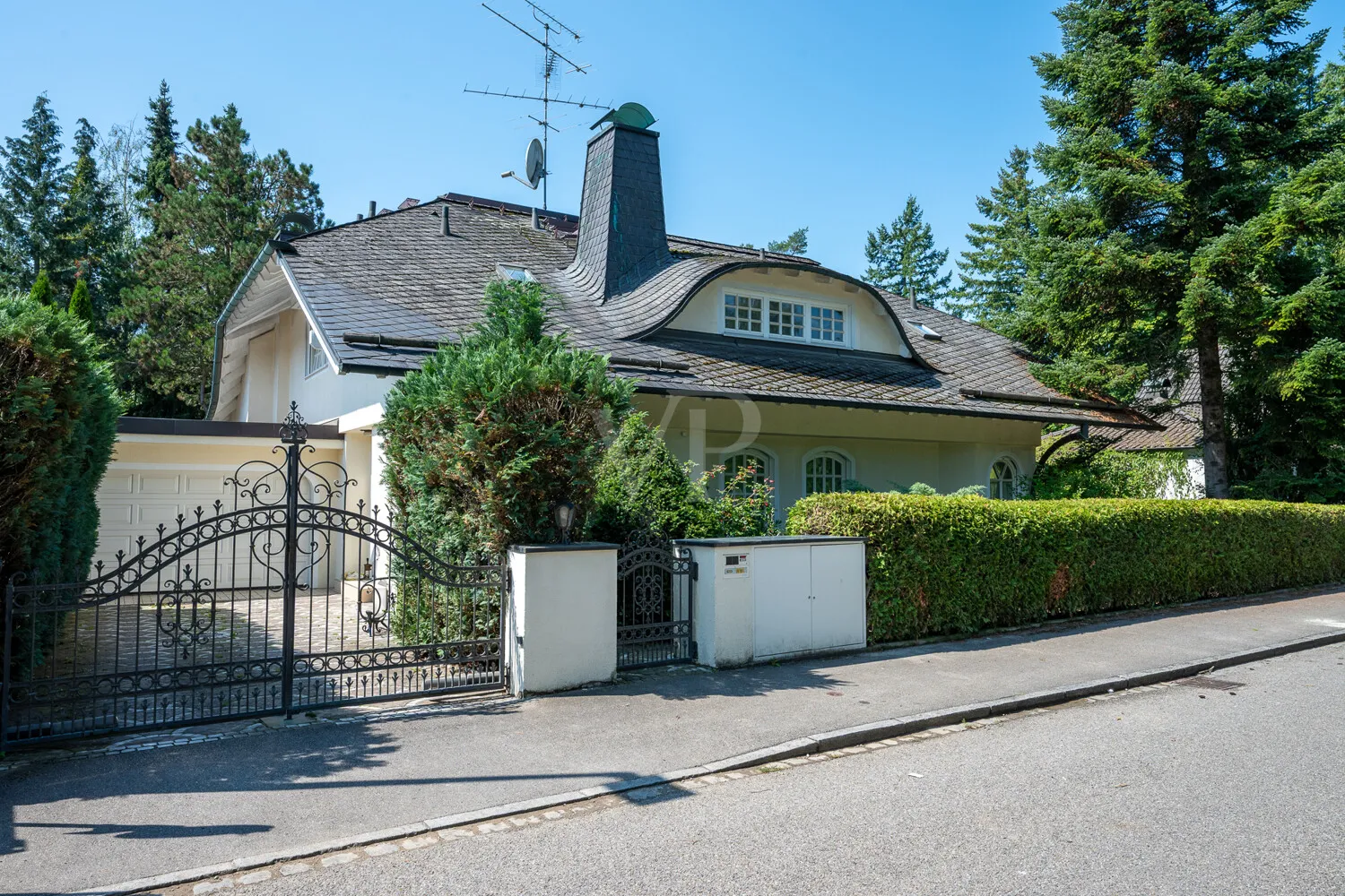 Straßenansicht