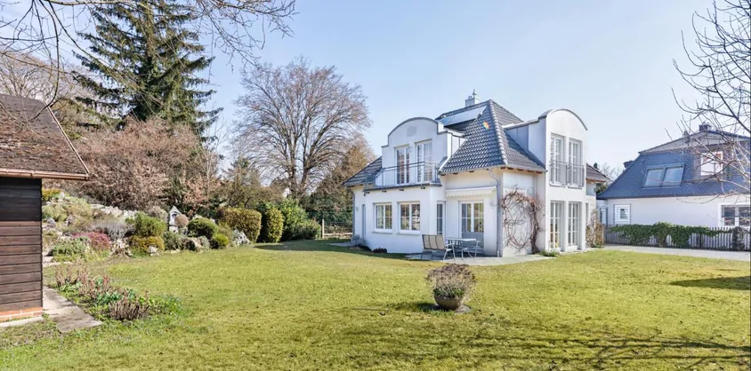 von Poll Immobilien GmbH