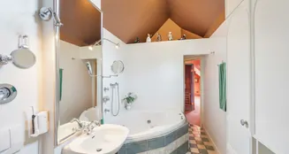 von_poll_real_estate_property_26225013_image_6